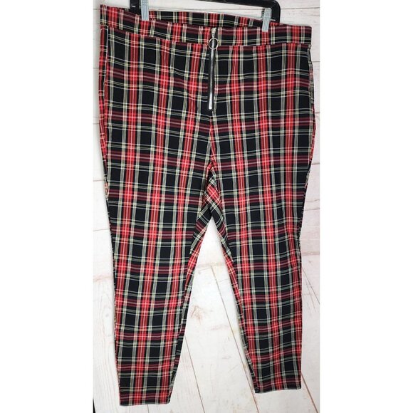 Rue+ 3X Cotton/Polyester Plaid Women’s Zip Up Pants | Stylish Plus-Size Pants - Picture 3 of 13